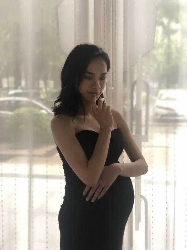 姚晨官宣离婚你怎么看 姚晨官宣离婚，这事儿一出来热搜就炸了。和她当年与凌潇肃的狗