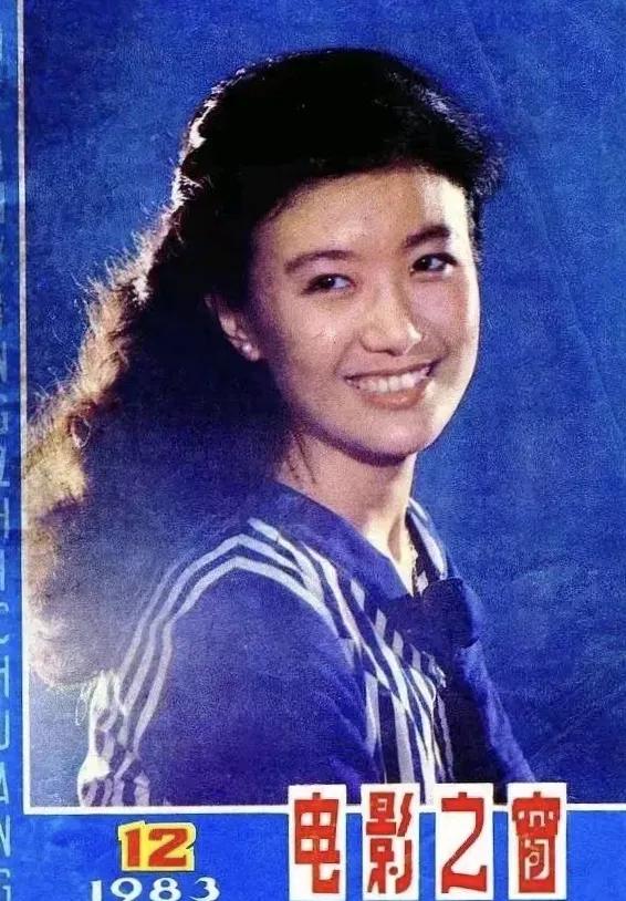 报幕员要出名形象太重要了，比如王晓棠，太漂亮了，观众给报幕员的掌声胜过给演员的

