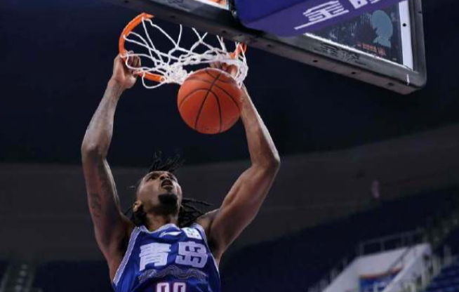 刘维伟：大伙表现得还是非常不错，毕竟上海队阵容非常豪华