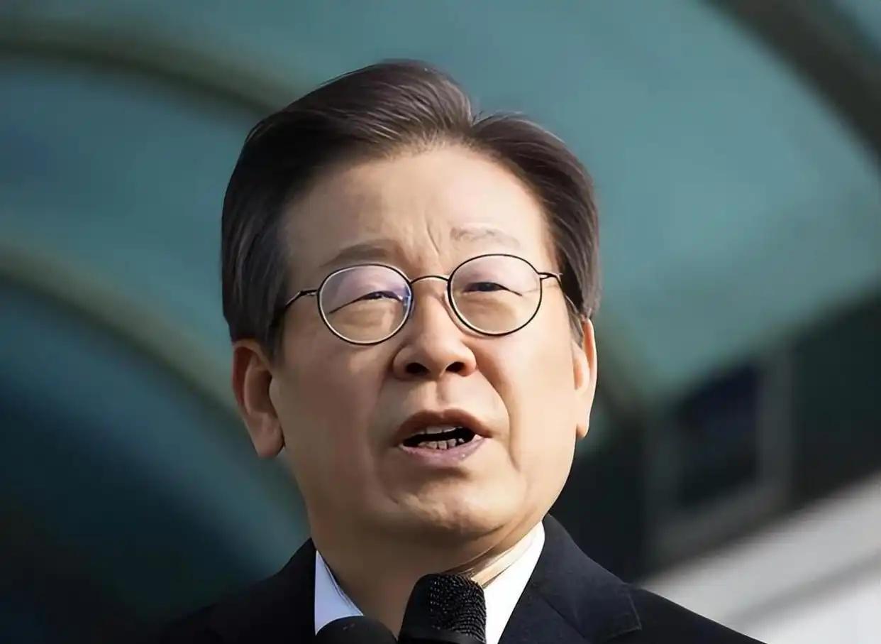 韩国一名军事专家又一次语出惊人！他公开表态：“如果美国把全部军事力量集中起来进攻