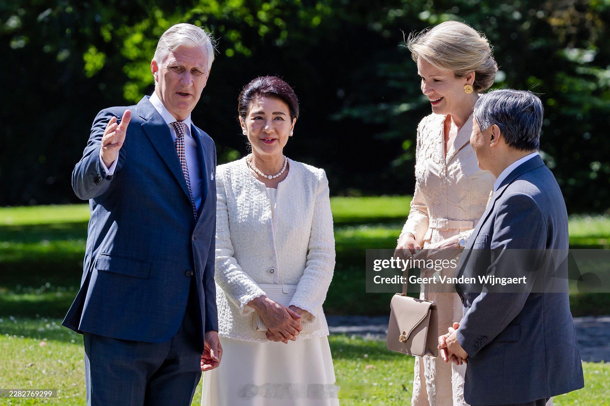 6.22 比利时国王菲利普和王后玛蒂尔德与来访的日本天皇德仁夫妇返回拉肯城堡。国