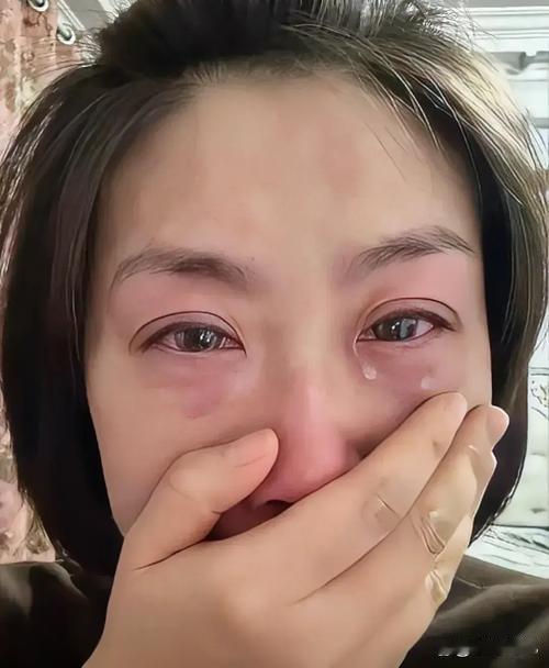 60岁的张小雅，坐在家里头偷偷的落泪，如意自己这一辈子如果我不结婚
张小雅60岁
