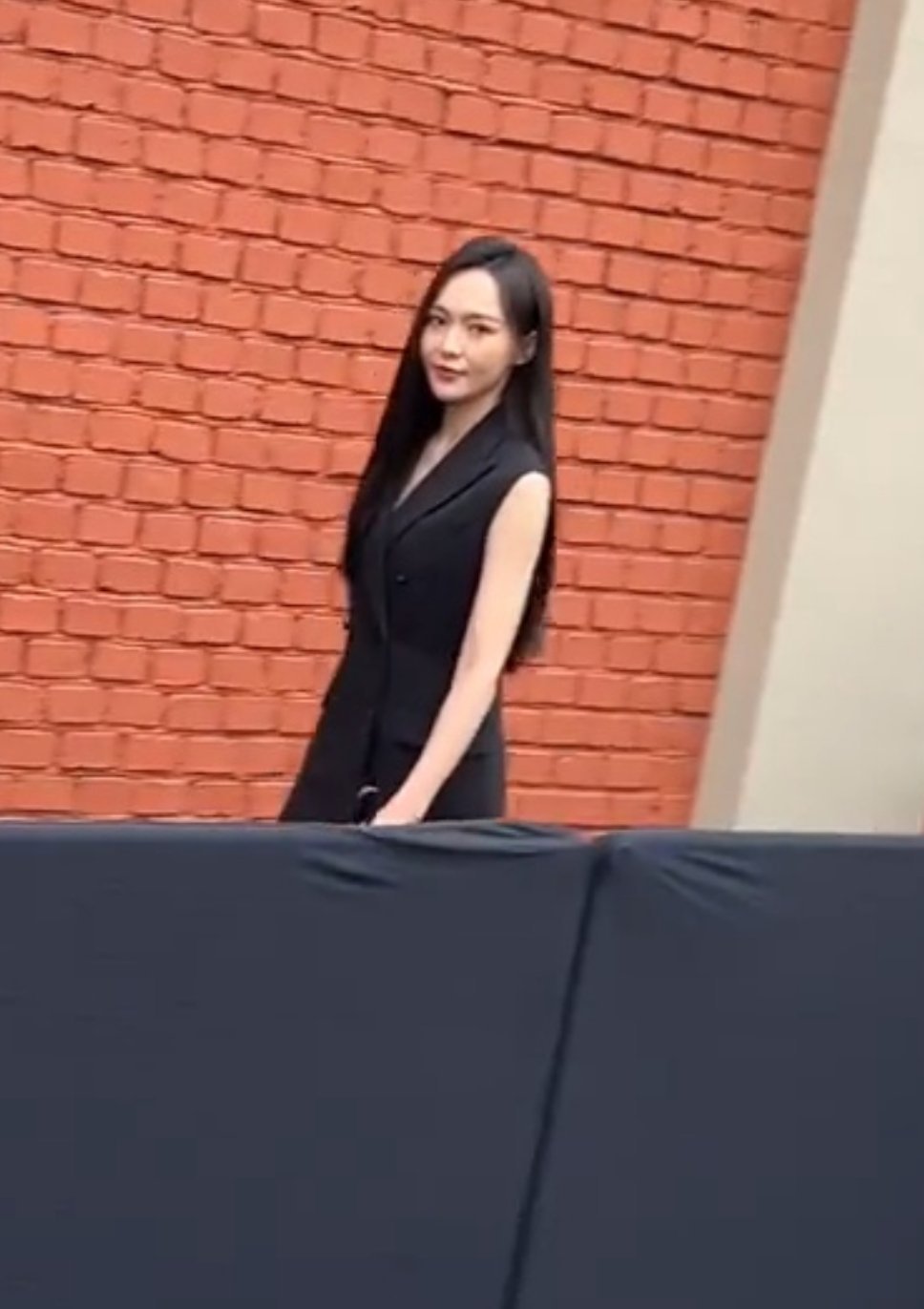 唐嫣黑长直造型看秀此女生视频截图都是如此优秀心理委员你不用来了，我得劲了！