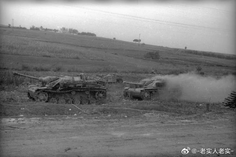 被苏军击毁的三突，摄于1943年冬天的东线（图1）以及1944年秋天的东南线（图