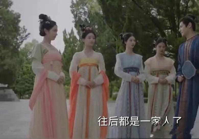 真没想到包上恩骨架这么小，看着像发育不良似的。感觉她太瘦弱了，这身形让人挺意外的