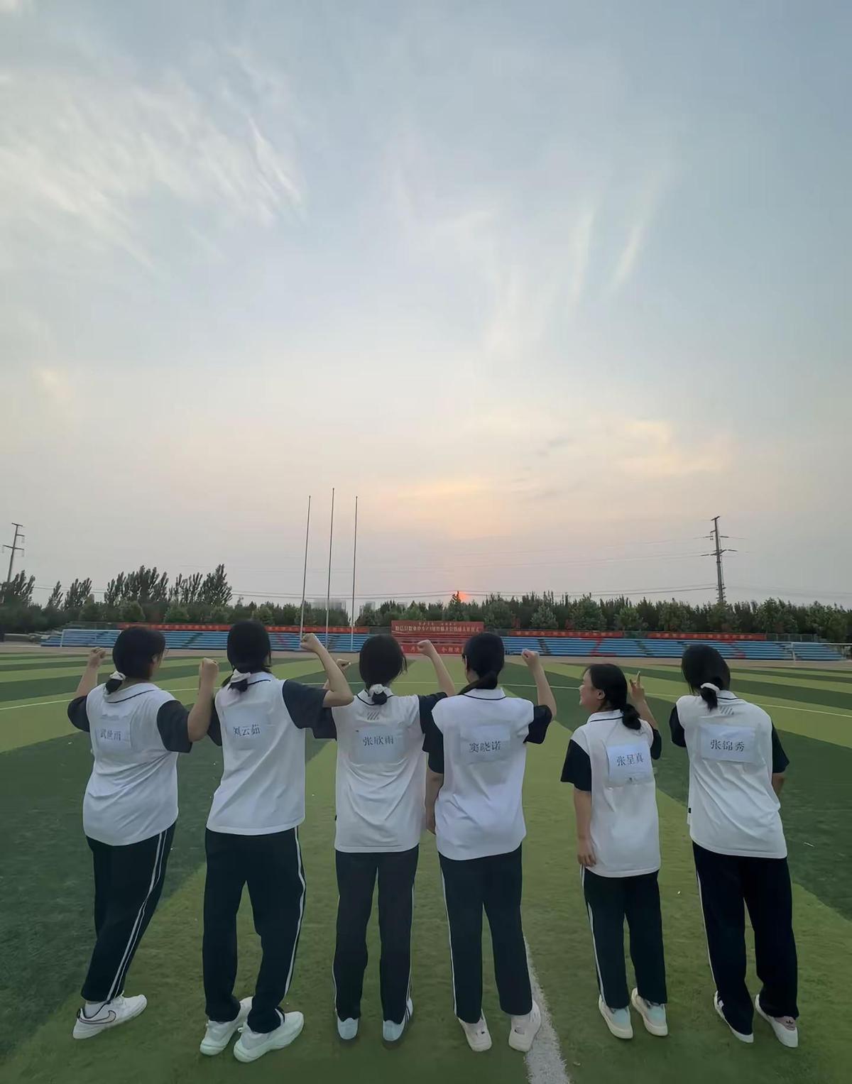 四年大学=一辆新车？

小宇刚算完账，笔差点掉地上。

云南大学学费两年涨180