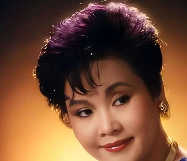 从1983到2026，李谷一在头条写下一封跨越40年的家书，字字戳心。她在信里提