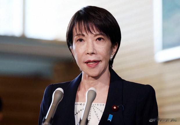 日本首相高市早苗就普京视察千岛群岛一事表态：

“我对普京总统今日访问择捉岛表示