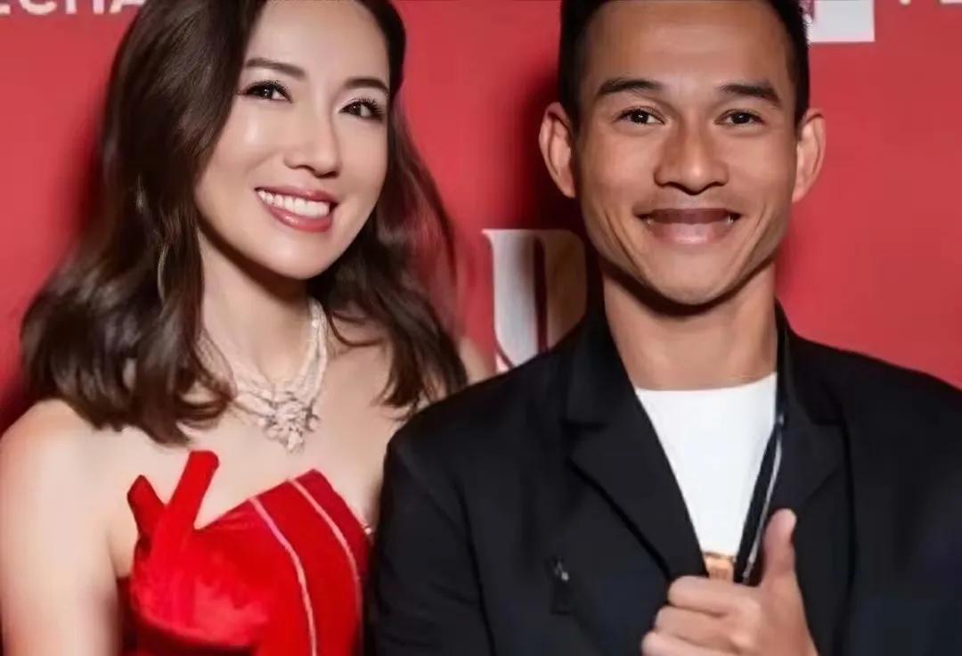 香港知名女星李施嬅突然发布分手声明，长达 8 年半的恋情宣告终结！2 月 9 日