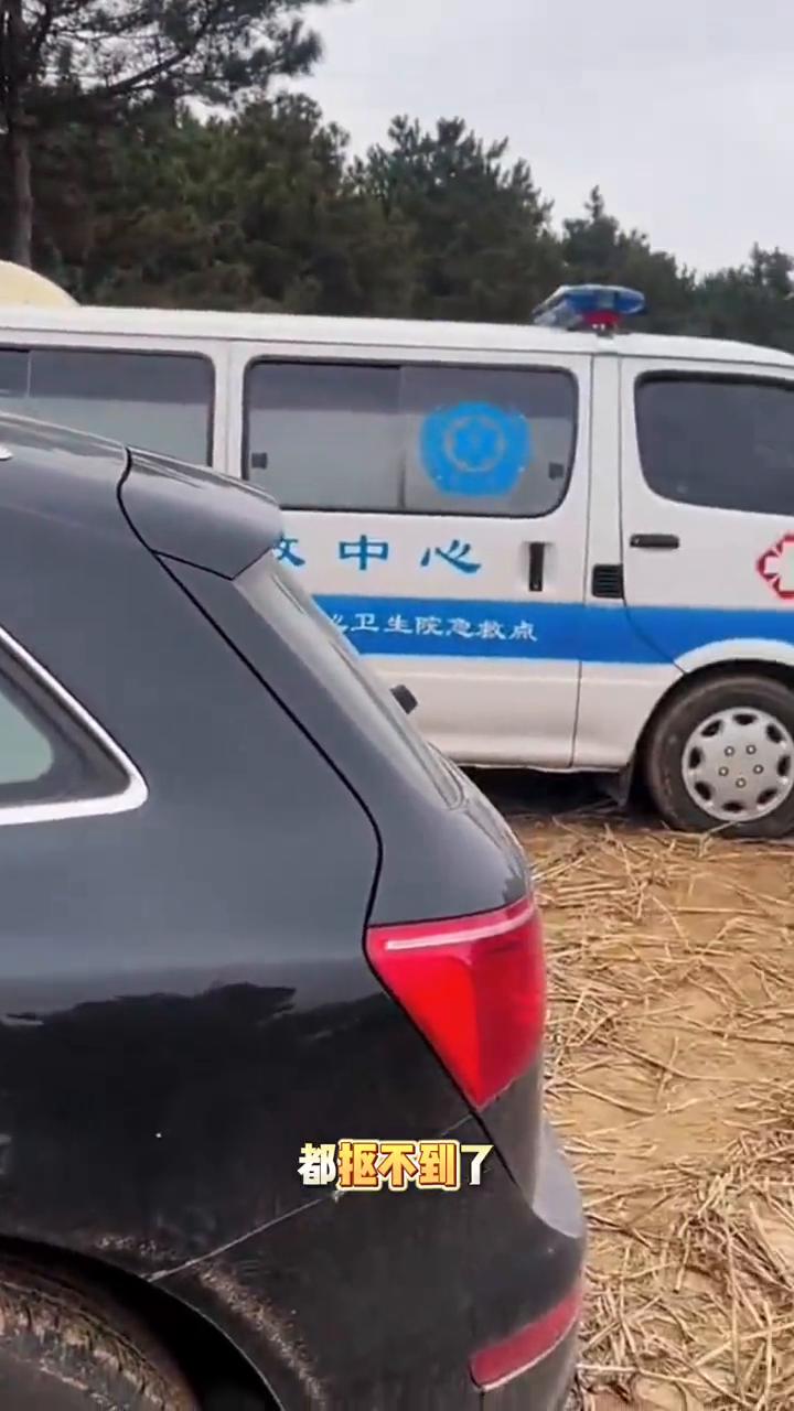 朝阳建平走失小女孩最新进展。
还得跟大家求助个事，昨天晚上找了一晚上，又找了一宿