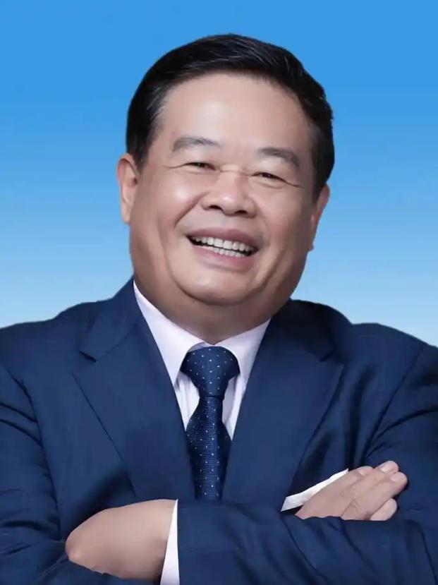 2015年，曹德旺拿出100万给一个小女孩换肾，可谁知，小女孩治愈后，却给曹德旺