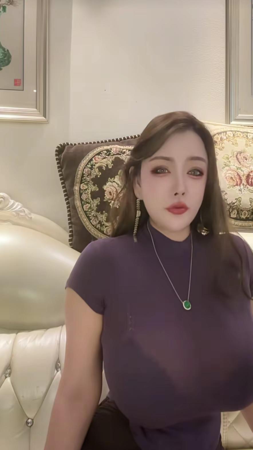 黑色高级感上衣