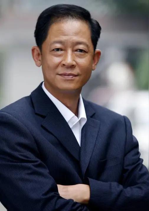 王志文有句话，说得很透：
​"夫妻之间，就两件事儿：
​1、性生活
​2、金钱。