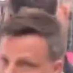 在本轮英超联赛中，切尔西0-1不敌曼联。而外网流传的一段现场视频显示，切尔西球员