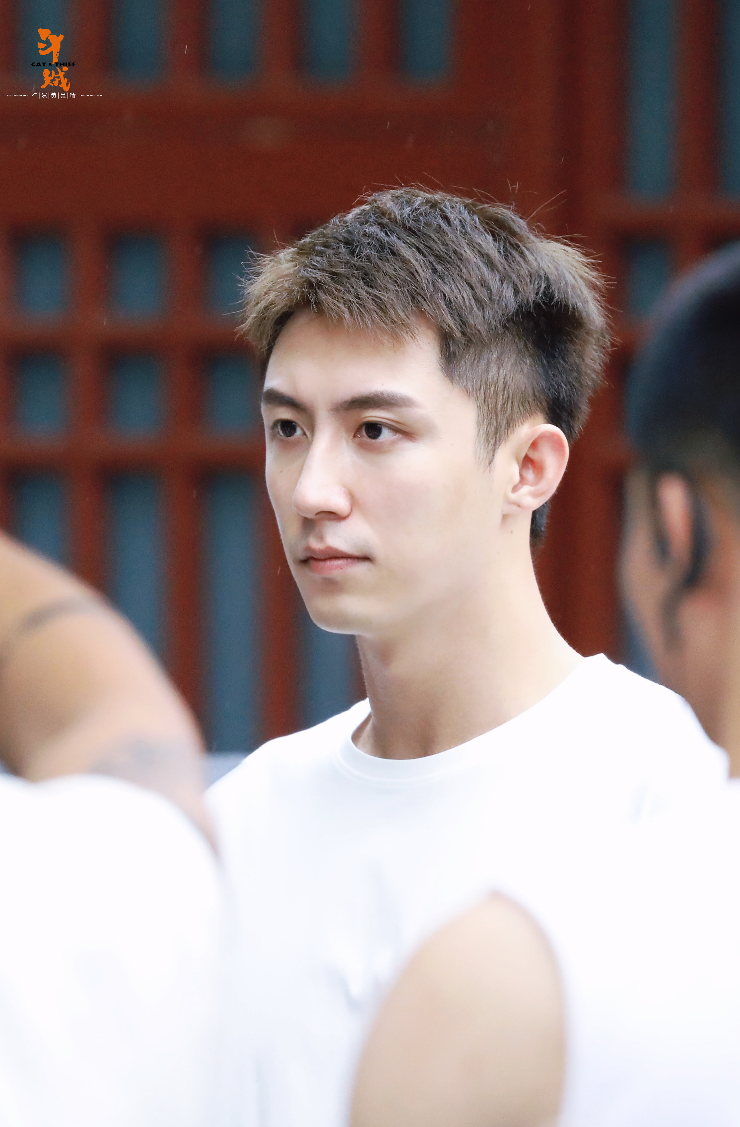 睡前许愿，《斗贼》早日抬上来寸头平三戈，是寸头粉们全村的希望了晚安 