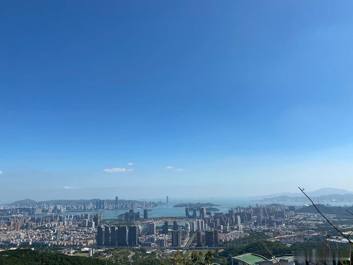 从海沧蔡尖尾山气象公园不同角度远眺的厦门美景#厦门# ​​​
