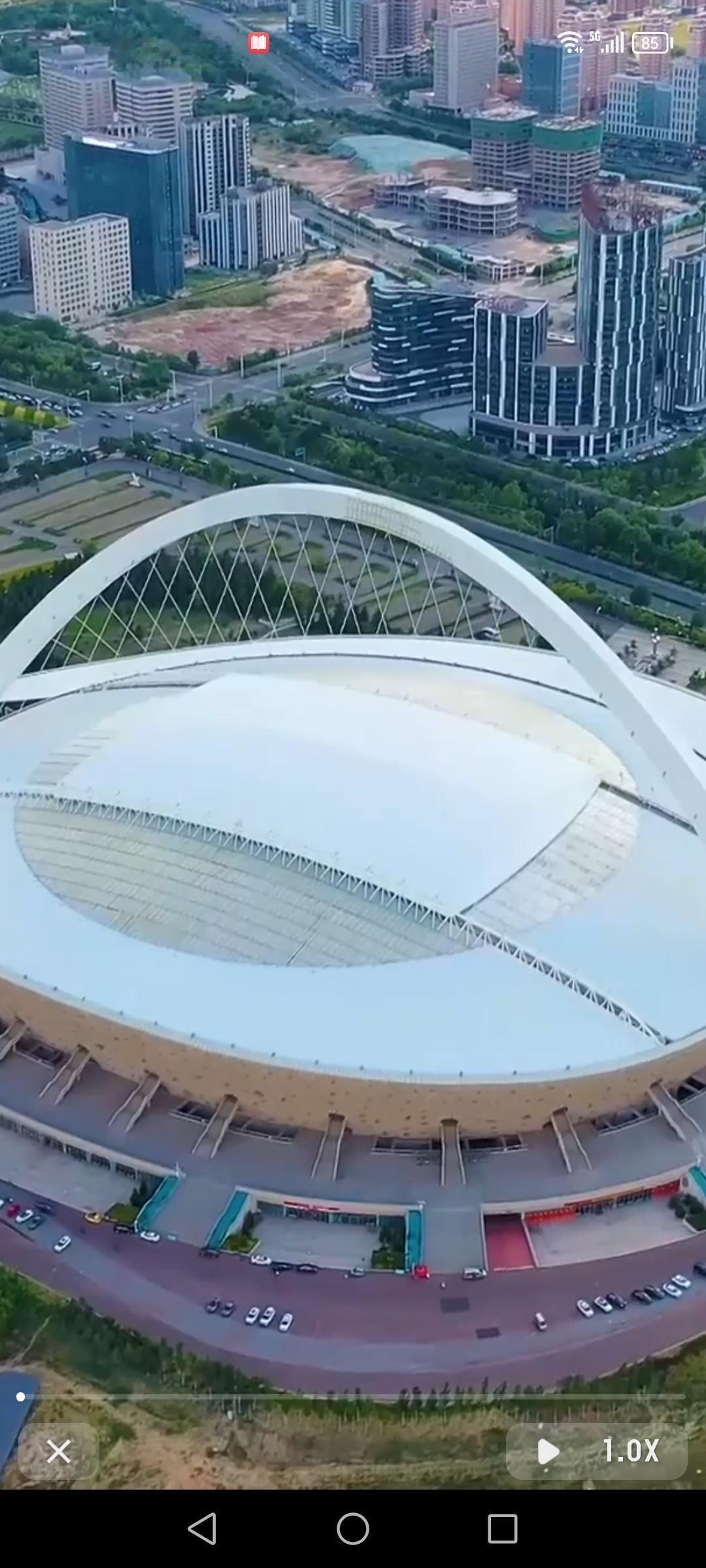 鄂尔多斯菜蓝子楼，这造型真的是够大胆！一个敢设计，一个敢建造，也算是城市里独特的