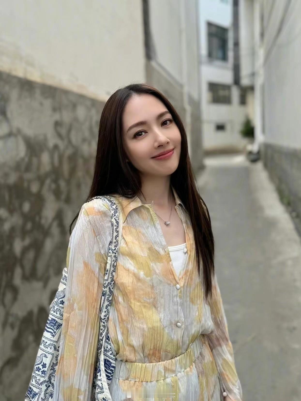 #郭碧婷大理在逃南湘# 姐姐的松弛感已经是Nextlevel了，这颜值、这气质[