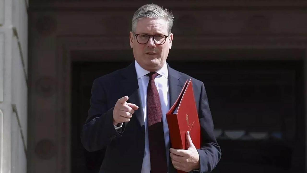 斯塔默周二启程访华 试图修复英中关系 减少对美依赖

英国首相斯塔默将于周二启程