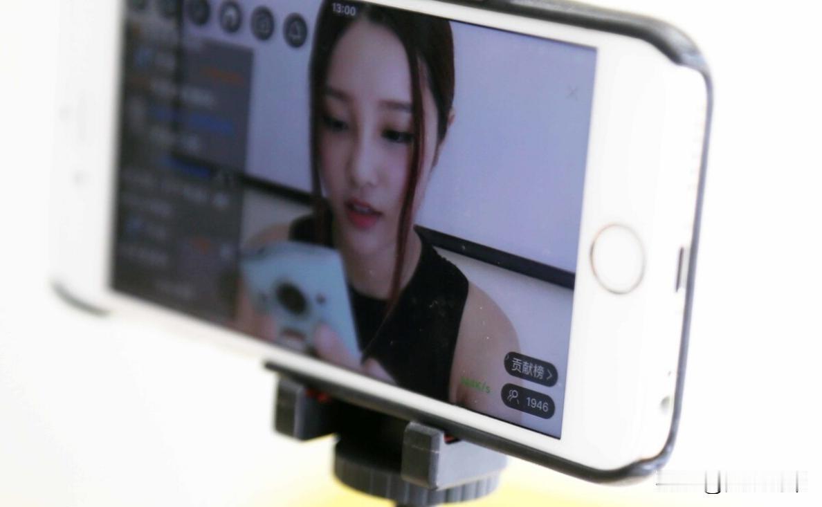 你以为删了历史就消失了？
其实浏览器清空只是骗自己。
路由器会记你连过哪些网址，