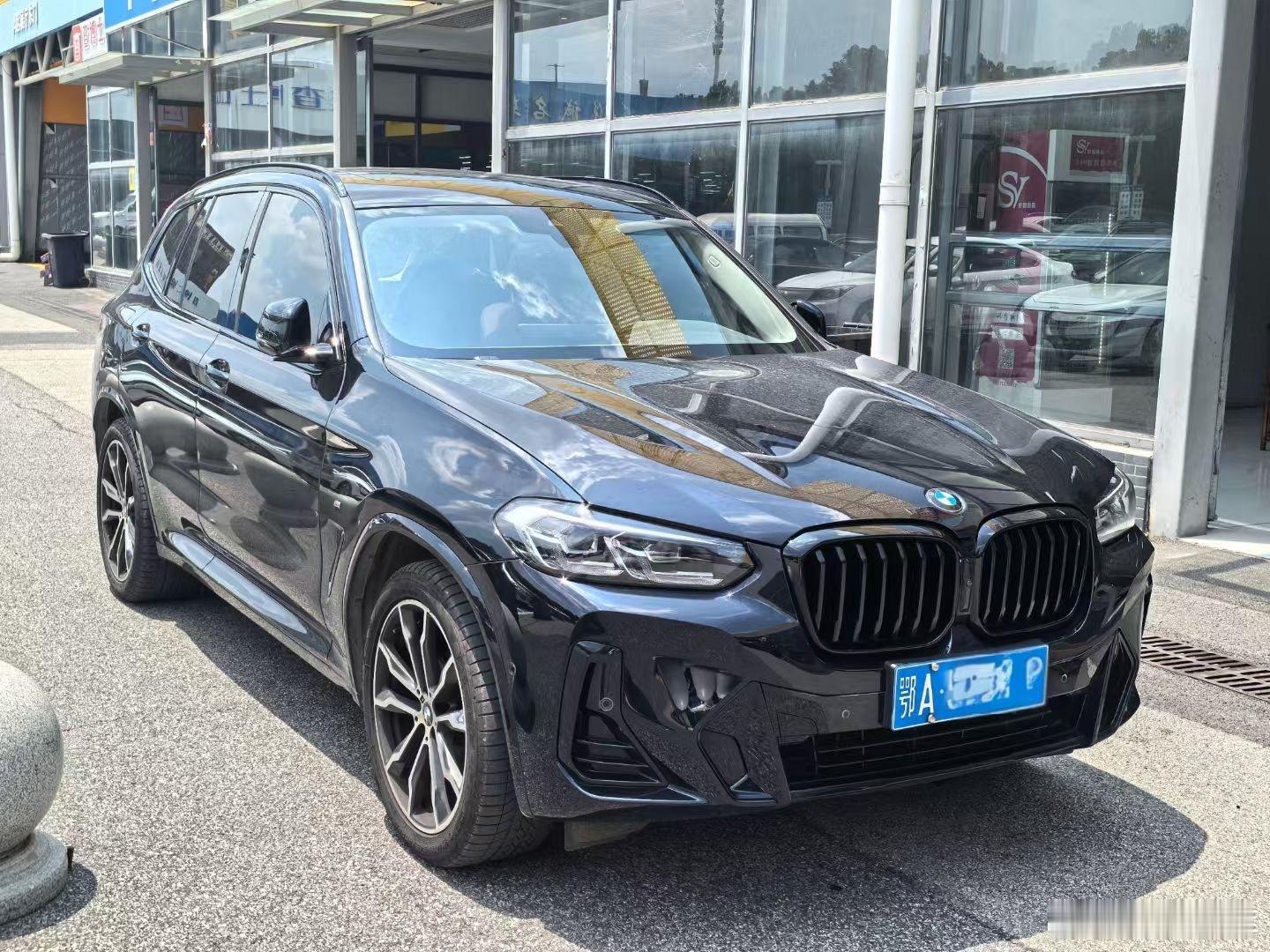 最新到店宝马X3 2023款 30i M运动耀夜型2023年12月上牌个人一手 