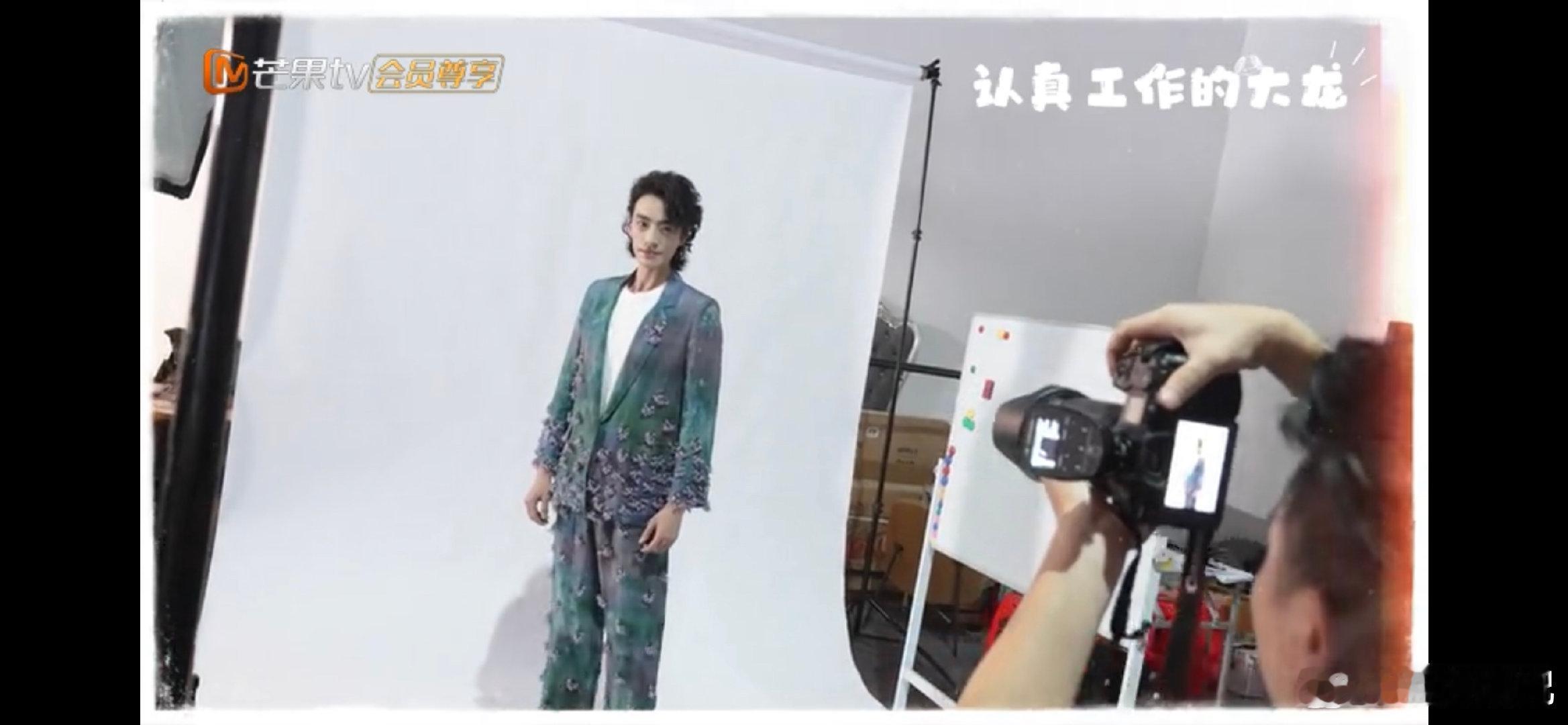 郑云龙[超话]声鸣远扬声入人心重逢局郑云龙篇声鸣远扬重逢舞台超有料，郑云龙的可爱