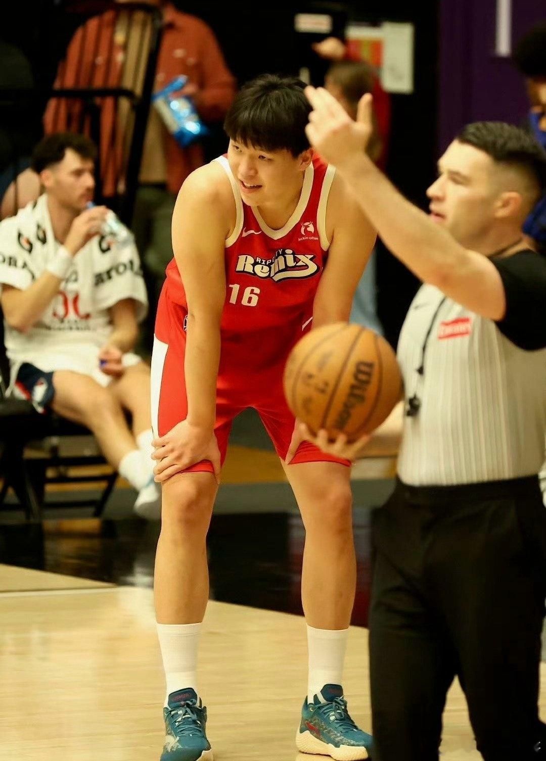 NBA官方：在NBA打球可是一个‘包吃包住包差旅’的高福利工作，不仅报销机票，而