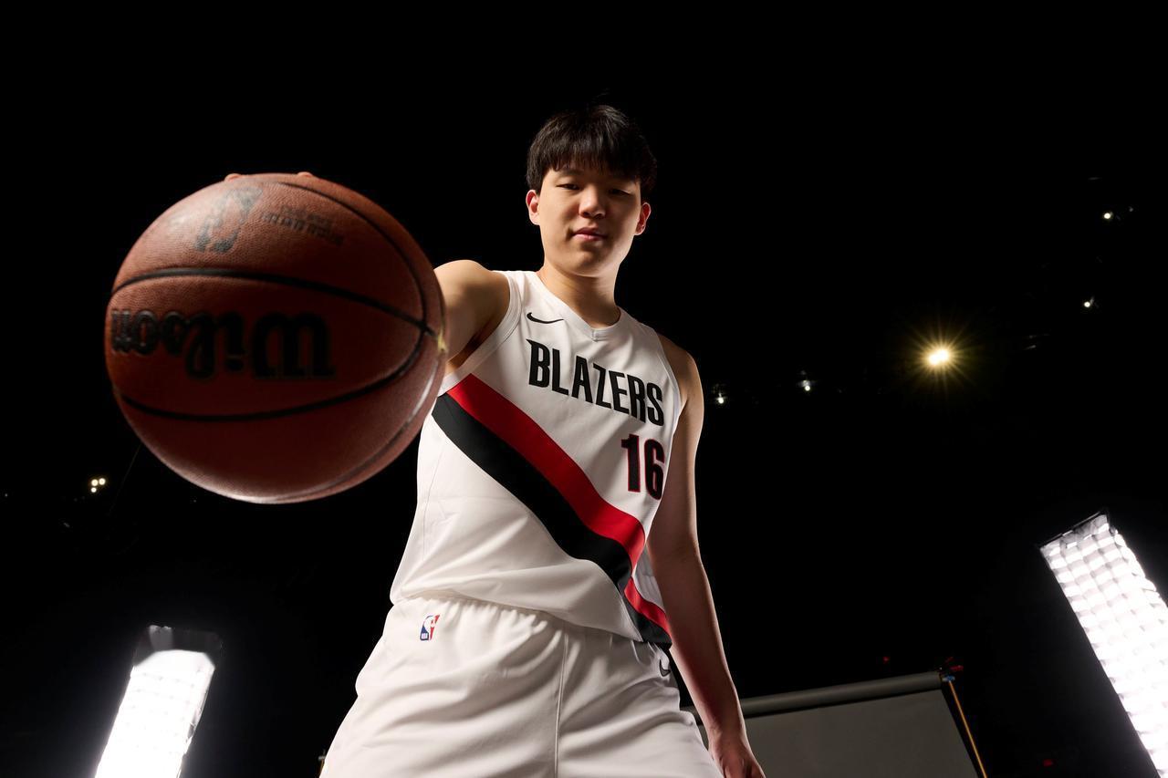 杨瀚森暂时不适应，他终于知道了什么才是真正的NBA！

我国球员杨瀚森在对阵勇士