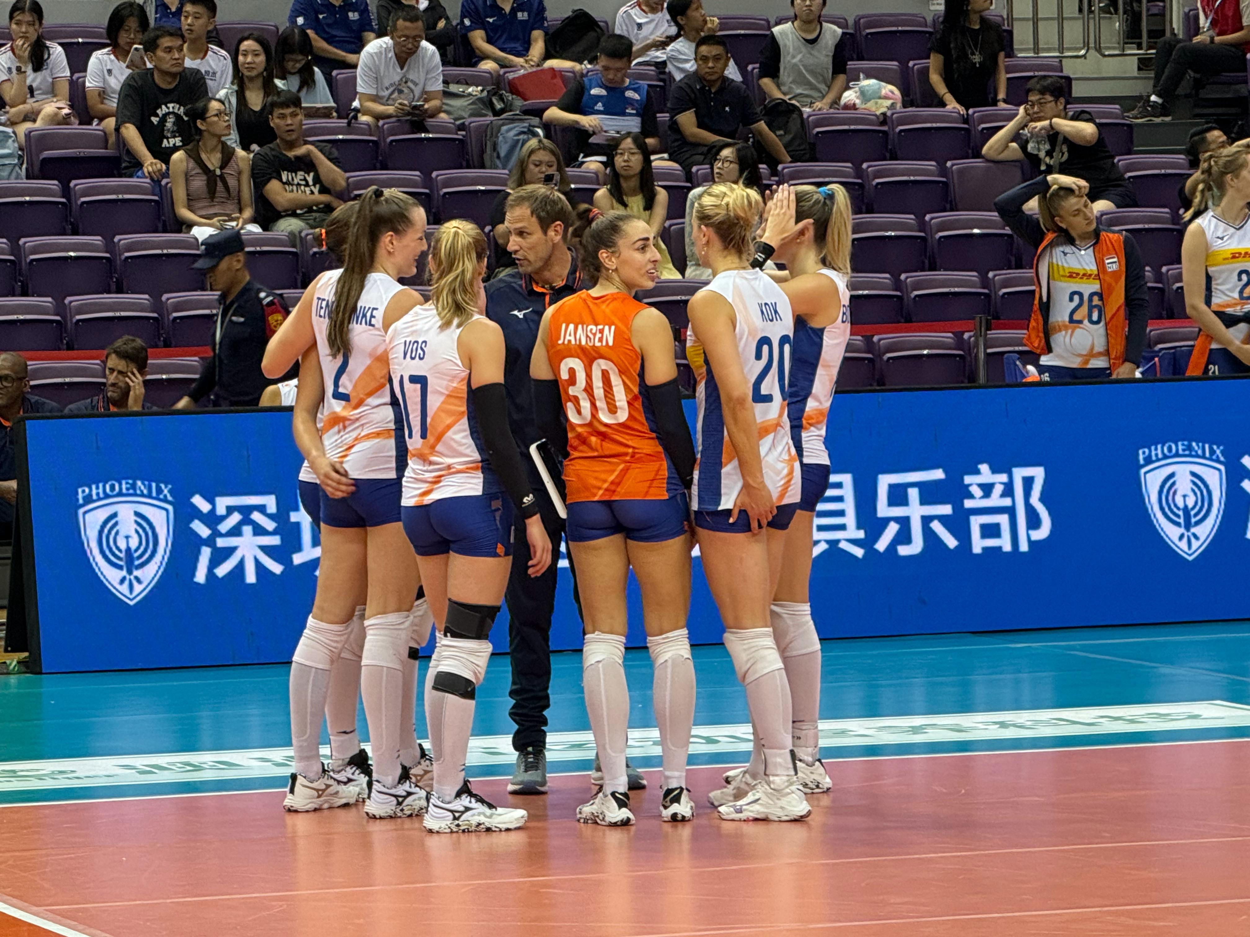 2025年深圳女排精英赛第二轮荷兰女排vs保加利亚女排第三局：25-18大比分：