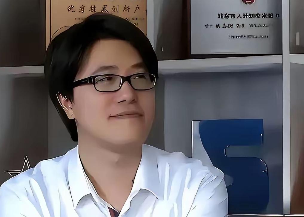 美国砸天价奖金、送永久绿卡，排队疯抢一个中国留学生。谁知他拿到学位当天，头也不回