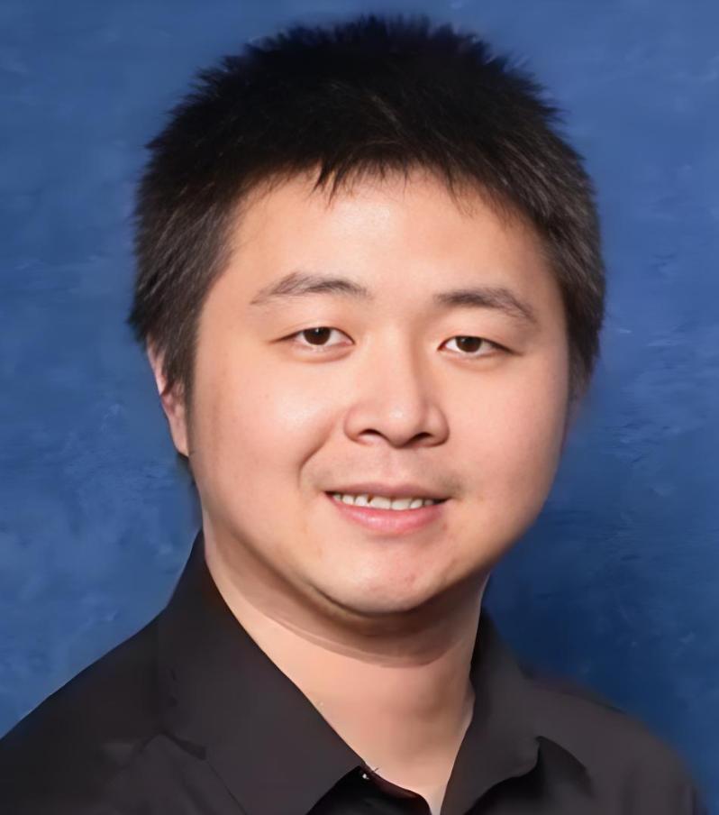 齐国君，中科大本科&博士，获郭沫若奖学金，美国伊利诺伊大学香槟分校博士，IBM研