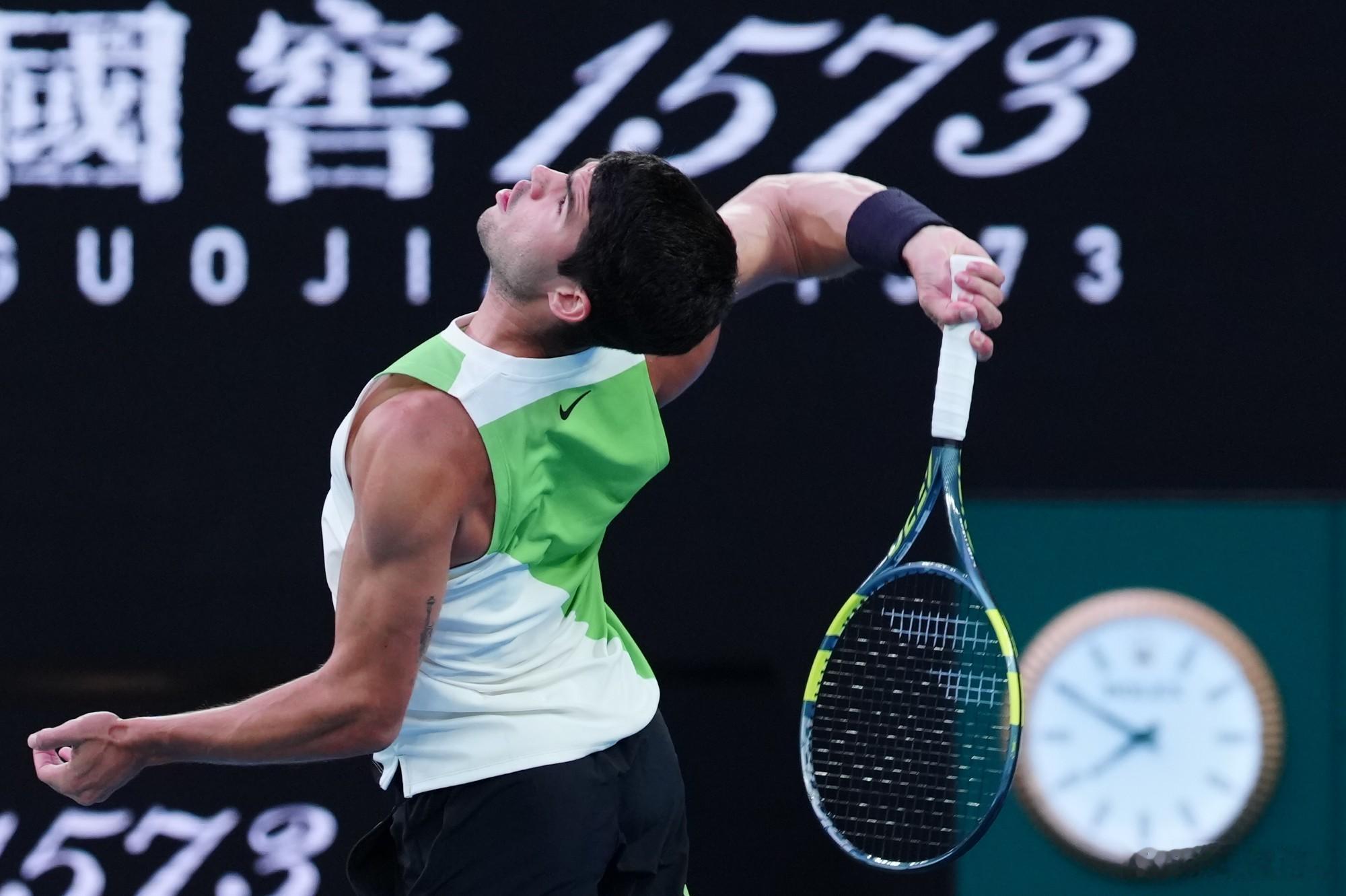 阿卡6:2扳回一盘。但如果他以第二盘的走势来判断德约的状态的话，一定会付出比版权