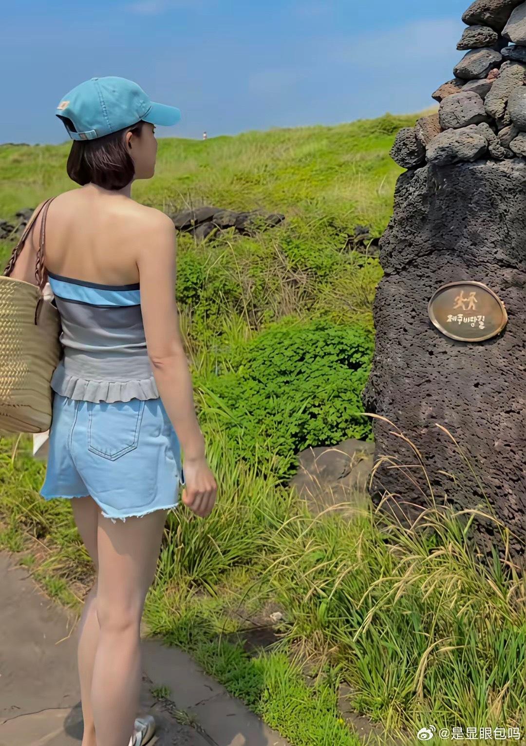 夏露端午节晒出国度假vlog，马龙在家带娃，她和两个闺蜜去韩国济州岛游玩，又白又