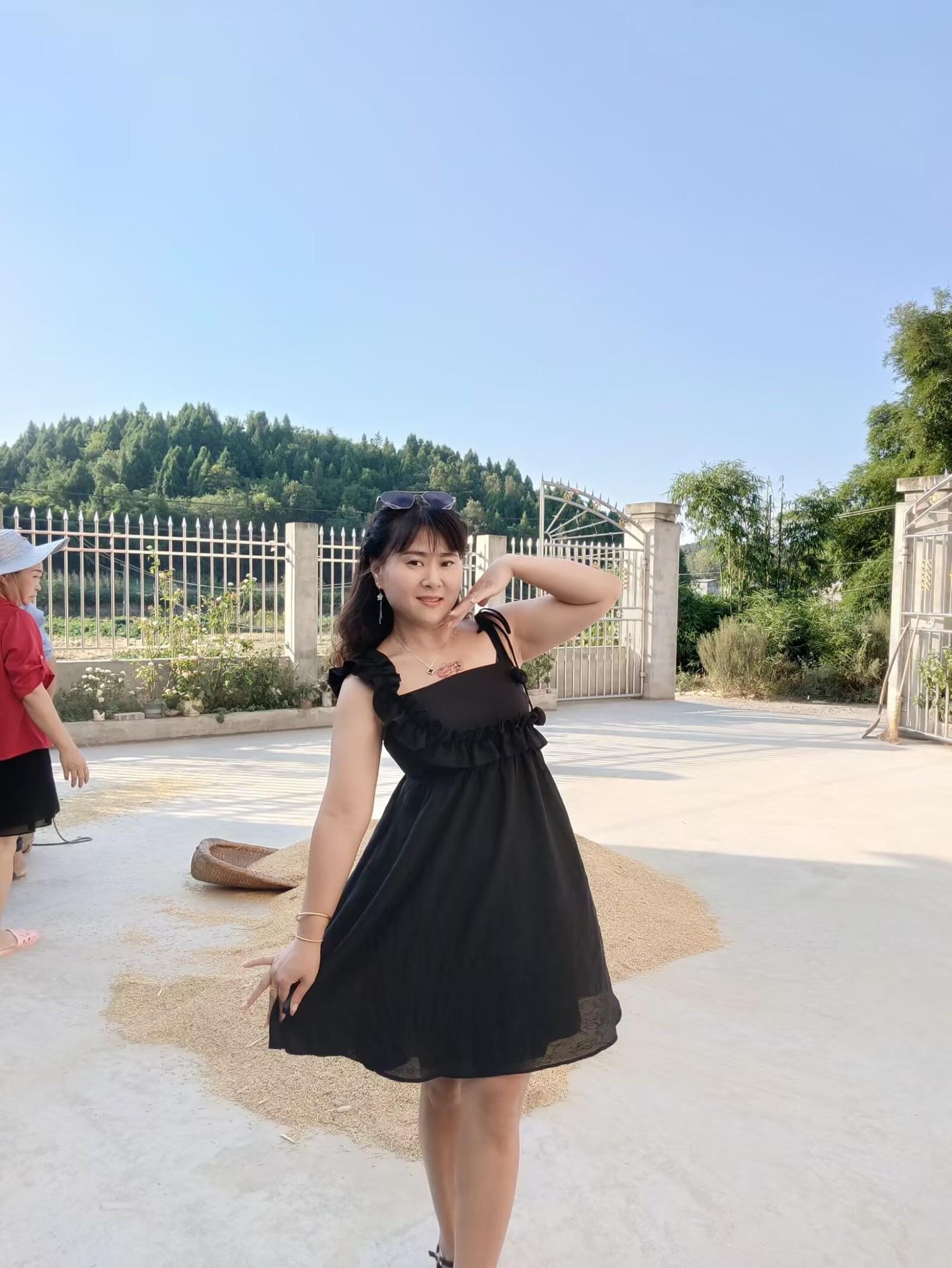 生活的本质，就是快乐，如果不快乐，那还有什么意义
