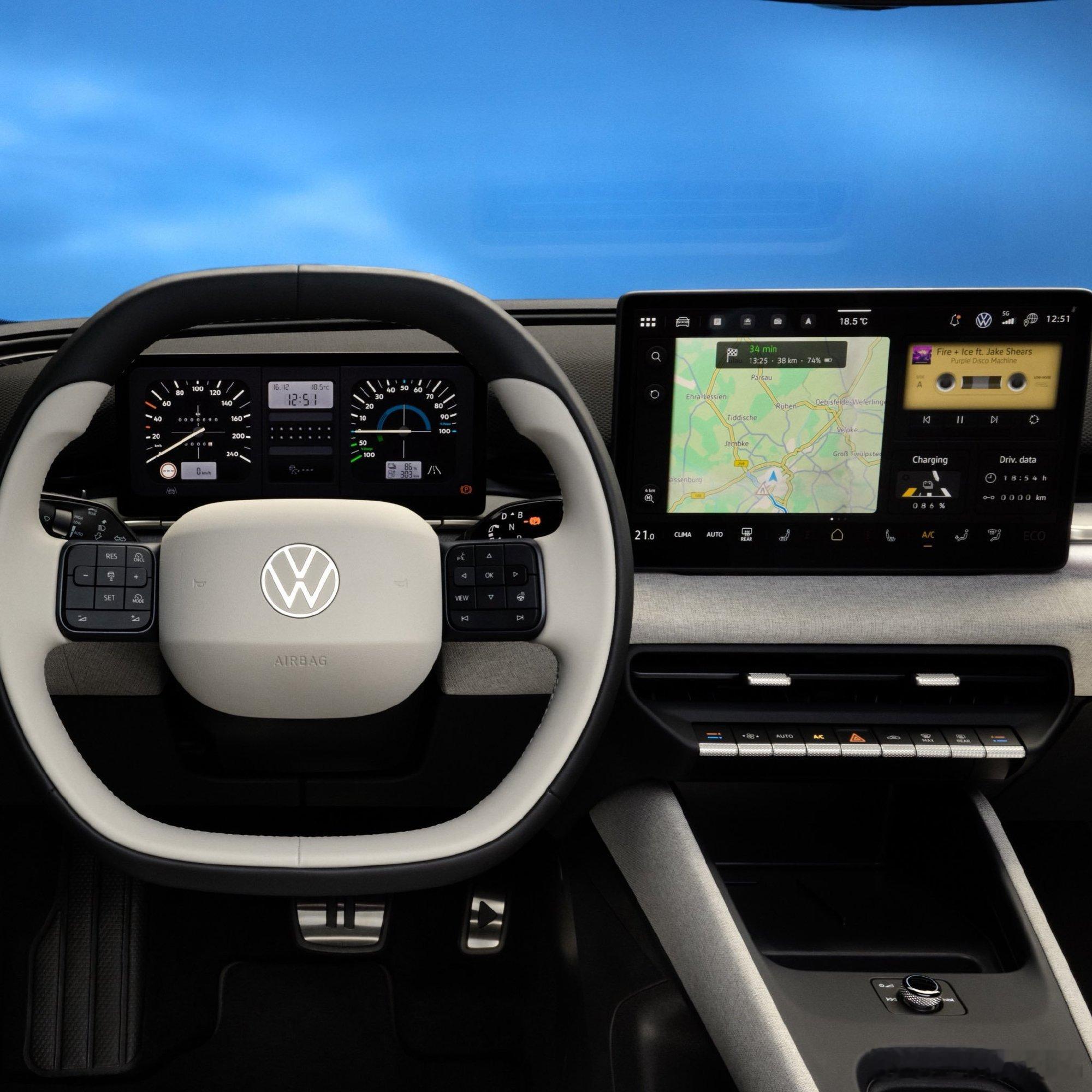 大众被被互联网造车牵着鼻子走的时候，触摸按键，歪七扭八屏幕，设计是丑陋的大众找回