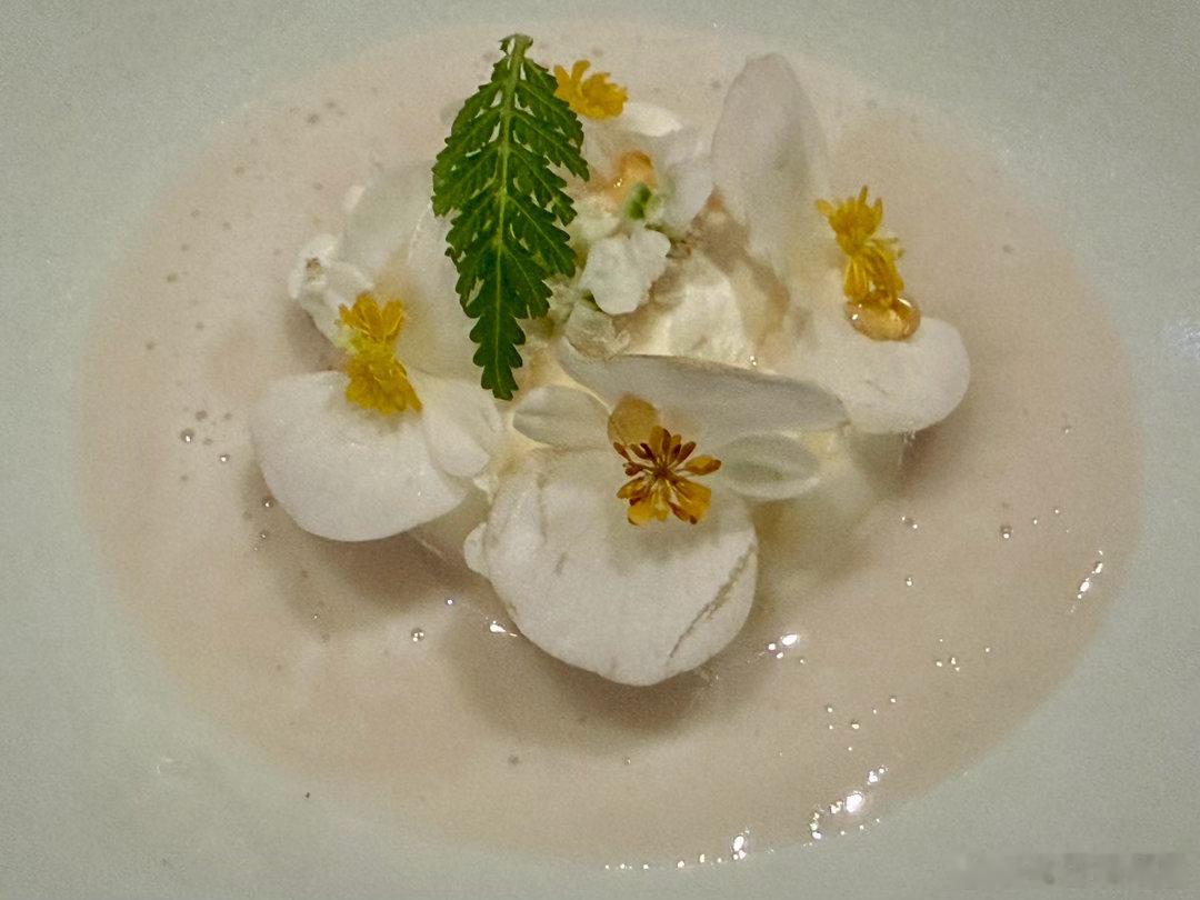 Logy，台北米其林二星。东京二星餐厅 Florilège 的姊妹店，主厨田原谅