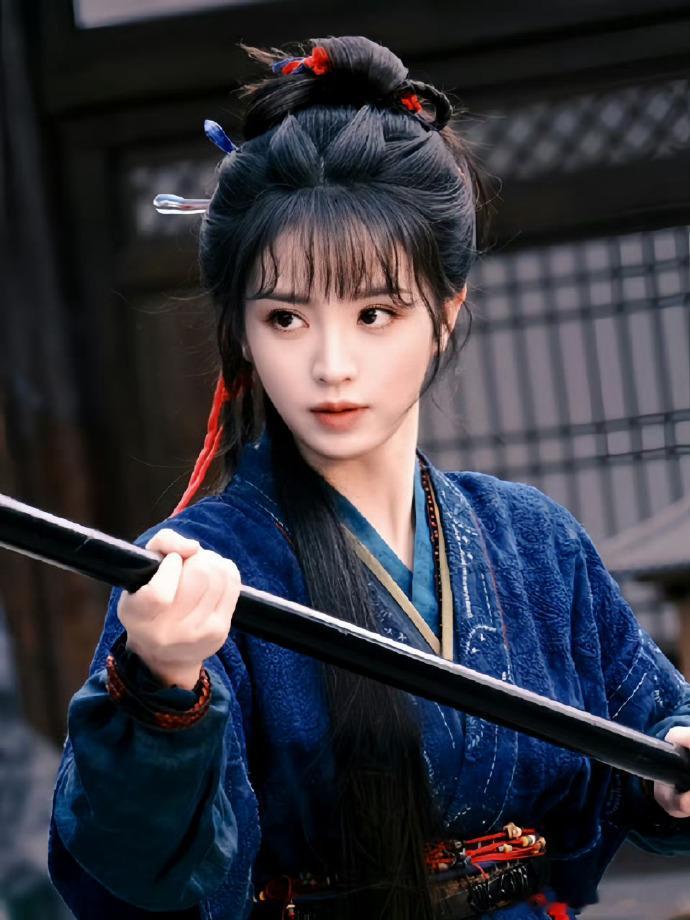 田曦薇的肌肉终于派上用场了《嫁金钗》的双恶女拉扯真的太上头了！魏娆狠得有底线，君