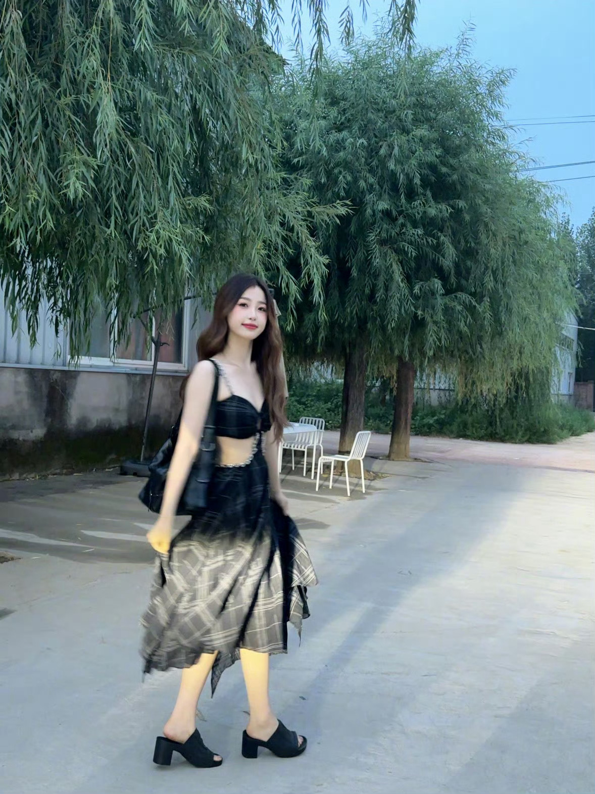 虞书欣  2023.7.23🐟大家早安 ～美美滴连衣裙ootd 💅🏿  专
