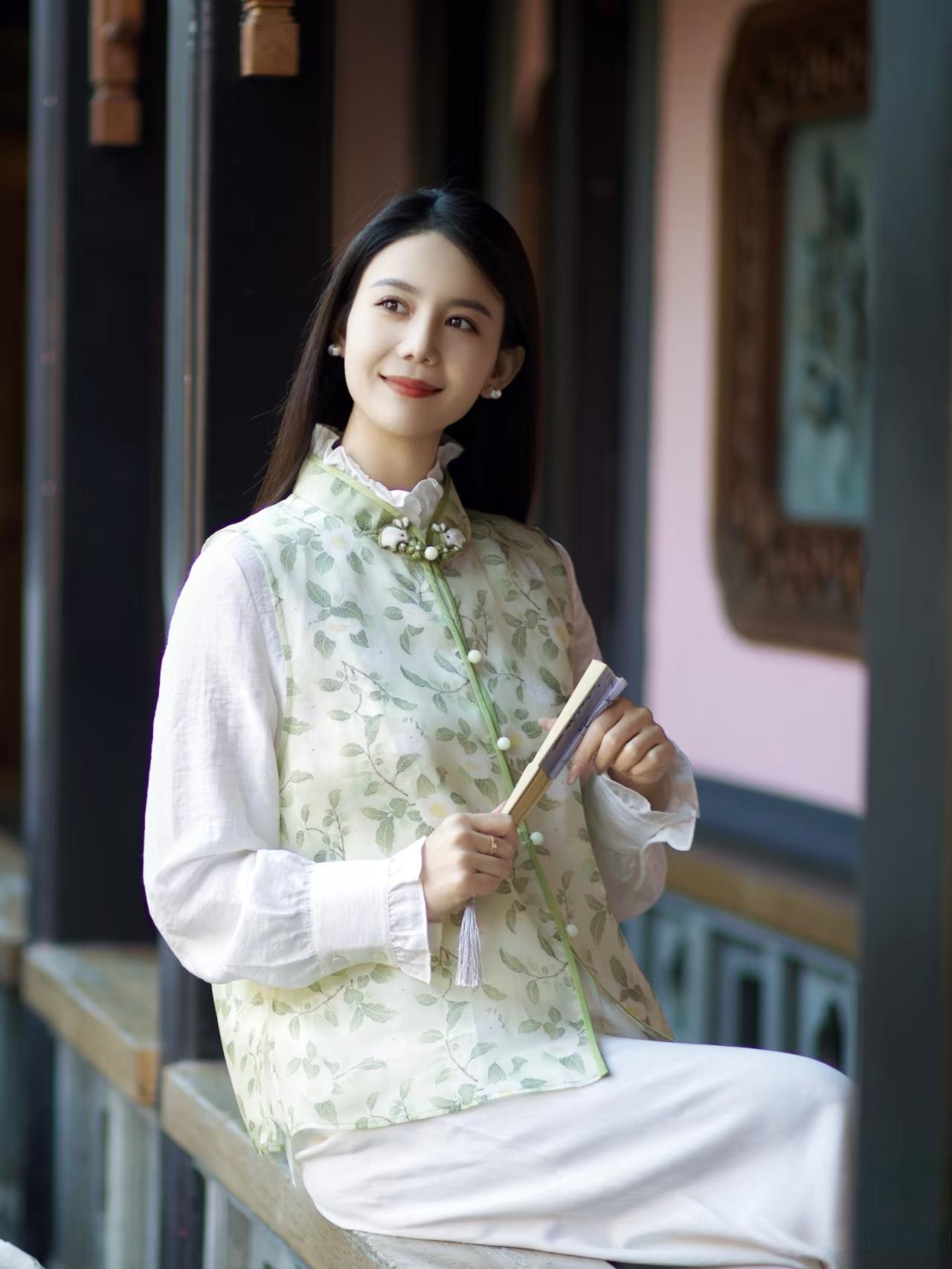 女生怎么穿搭会看上去很优雅