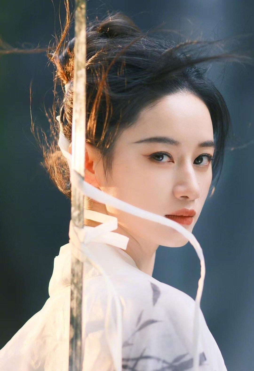 3月28日，郭晓婷突然上了热搜，不是新剧也不是八卦，全是因为吴镇宇在《无限超越班