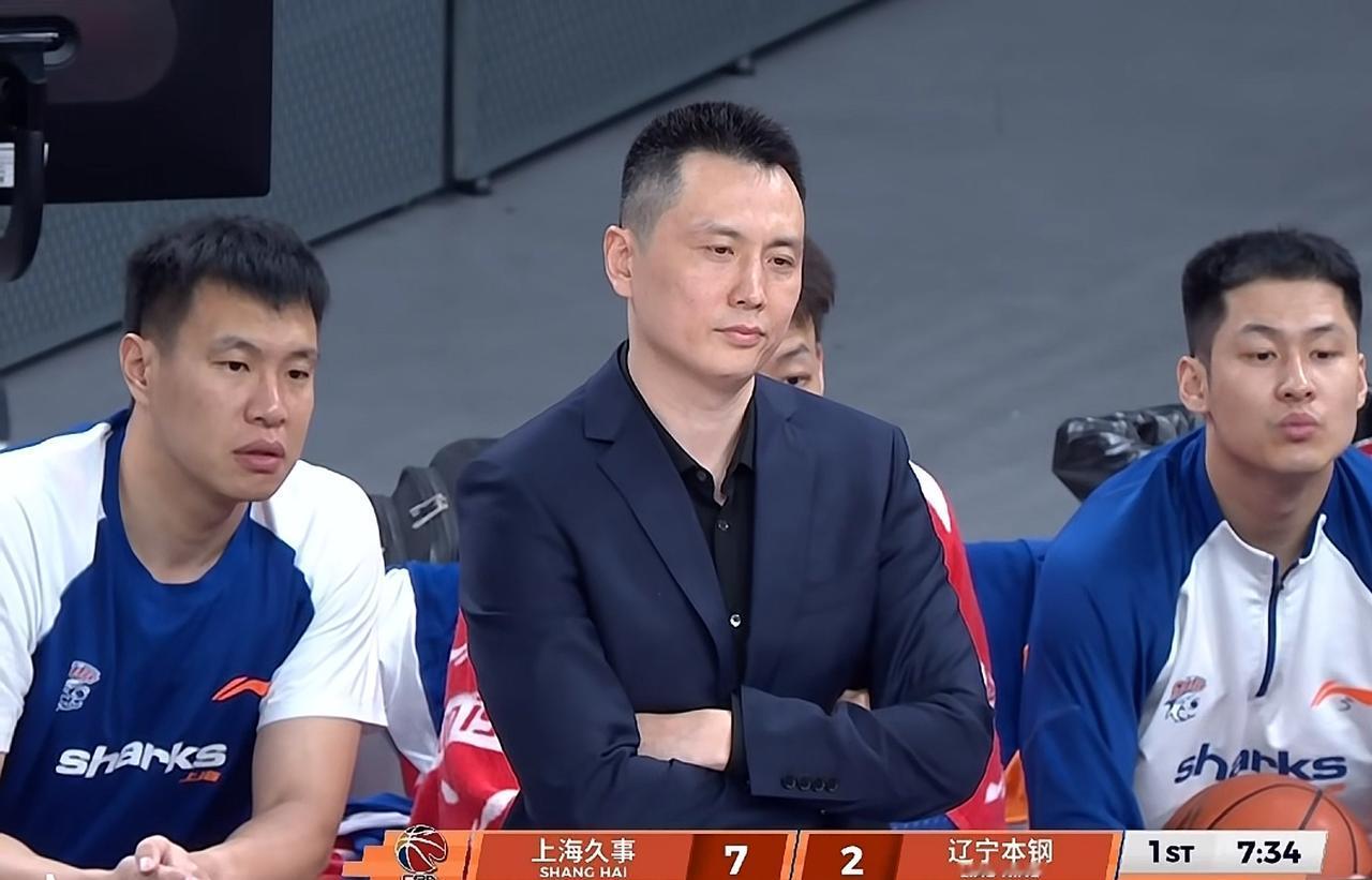 行家发声：上海队常规赛顺风顺水，季后赛关关都是坎儿，随时会爆冷出局。
上海队的3