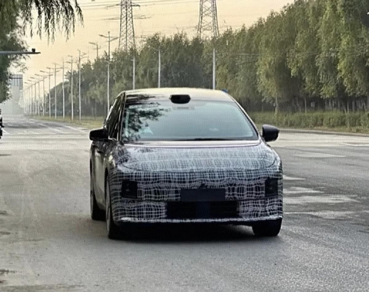 理想的L系列在设计上有非常多的「追随者」，但是i系列可能就要让他们望而却步了。