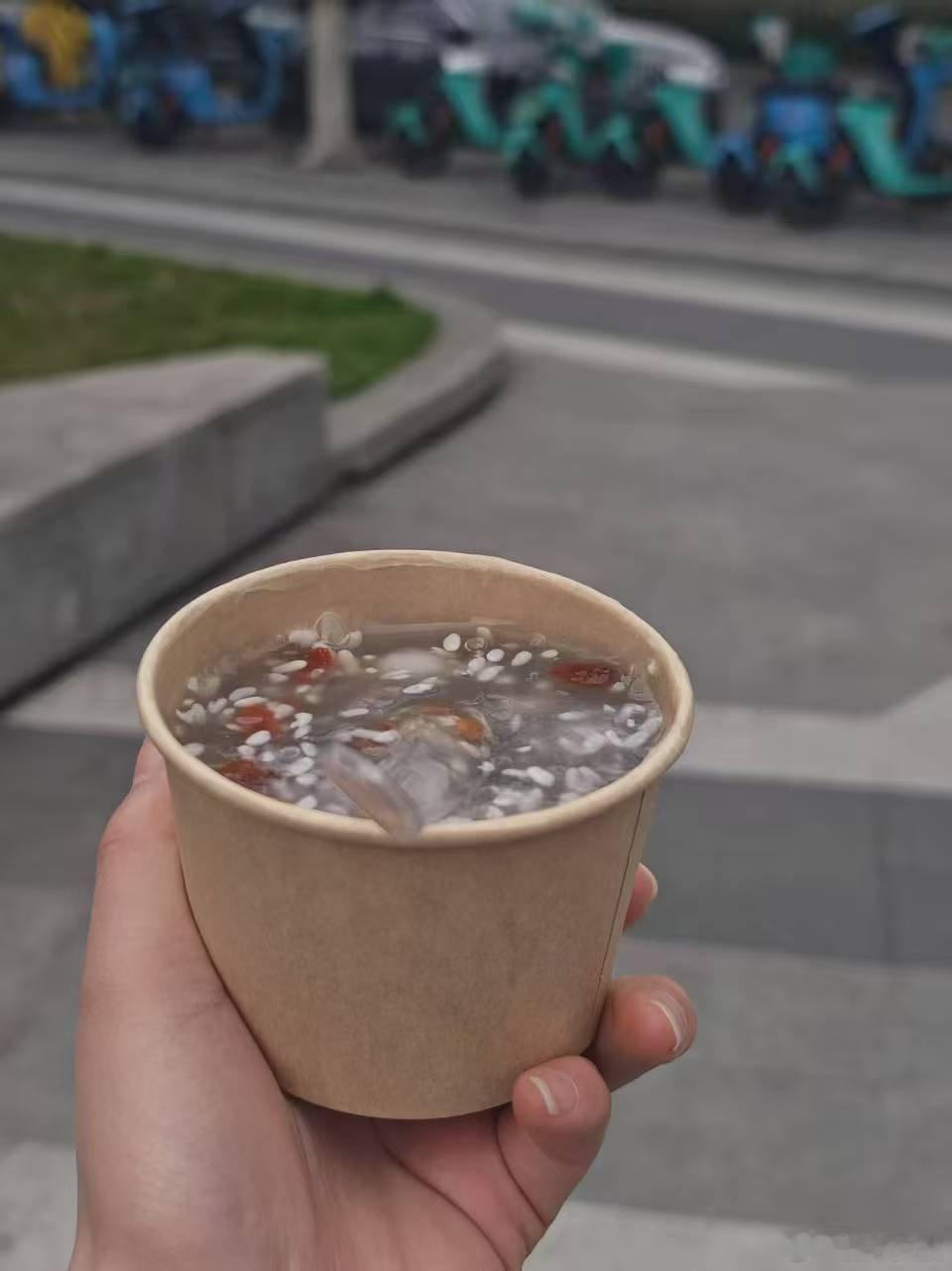 物业大撤退我这的物业可好了，每天卫生打扫的干干净净，而且时不时就会煮好小汤圆、小