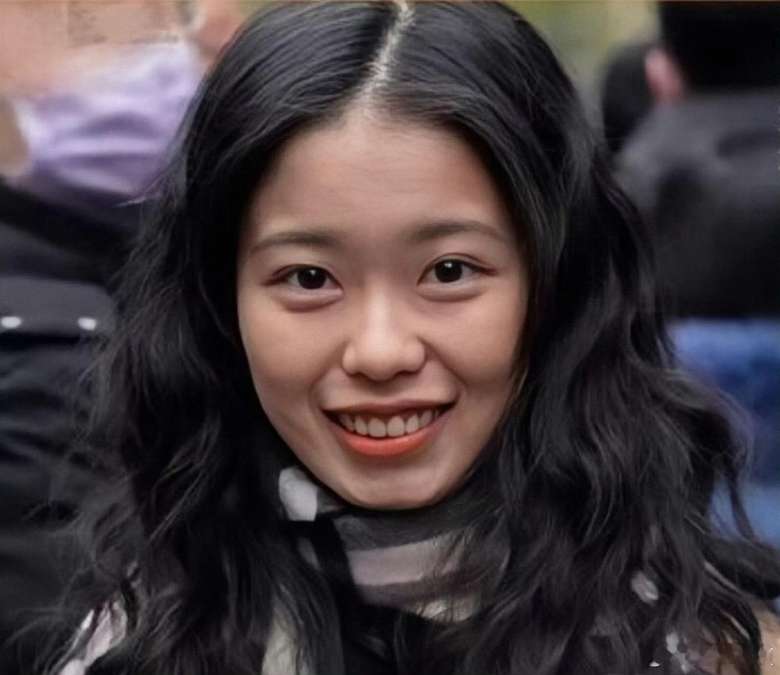 她们长得那么普通，却又那么自信，自信到觉得自己的美貌，会让男人忍不住性骚扰她们。