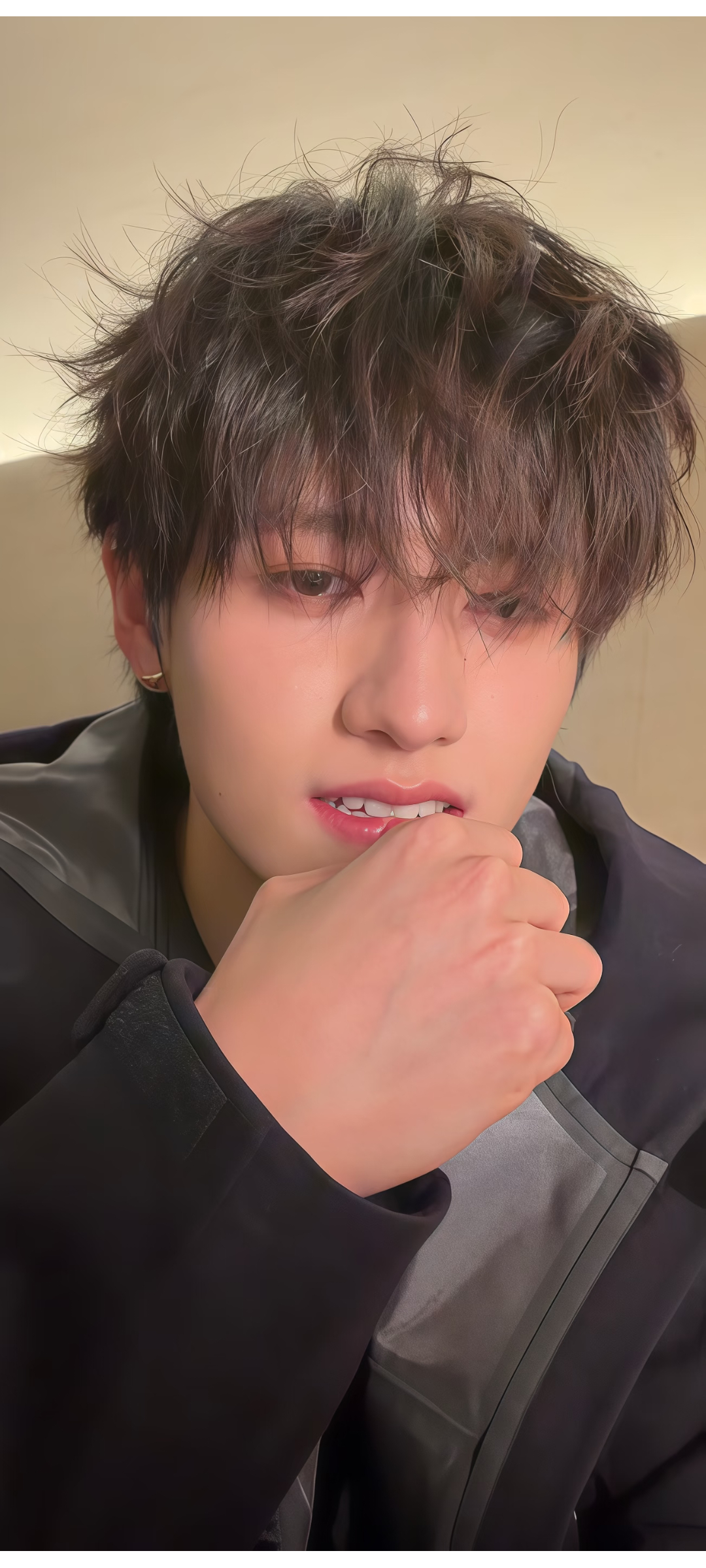 咱就说这么权威的脸 谁不迷糊朱志鑫把后面洋妞迷成啥了