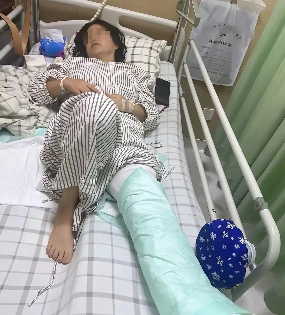 55岁阿姨伺候月子连轴转，呛奶遭怨还骨折：劝所有老人别犯这个错！
昨天和高中同学