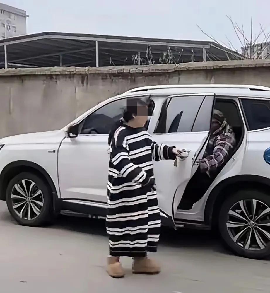 老公死了，她说是“美好的一天。”这样的女人，有谁会真正的喜欢？

老公有病了，她