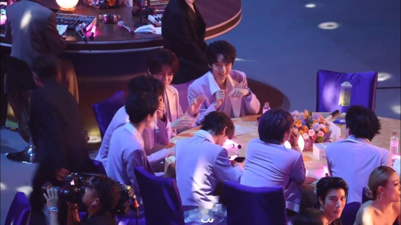 网速[good]时代少年团模仿幻梦都破碎时代少年团听卡拉永远ok的反应 ​ ​​