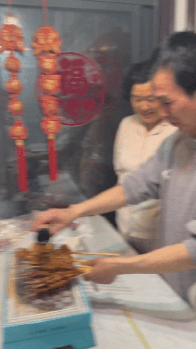 情侣过年前一招拿捏双方父母 为了美美过春节愁到头大的小情侣快看过来，这招真的太机