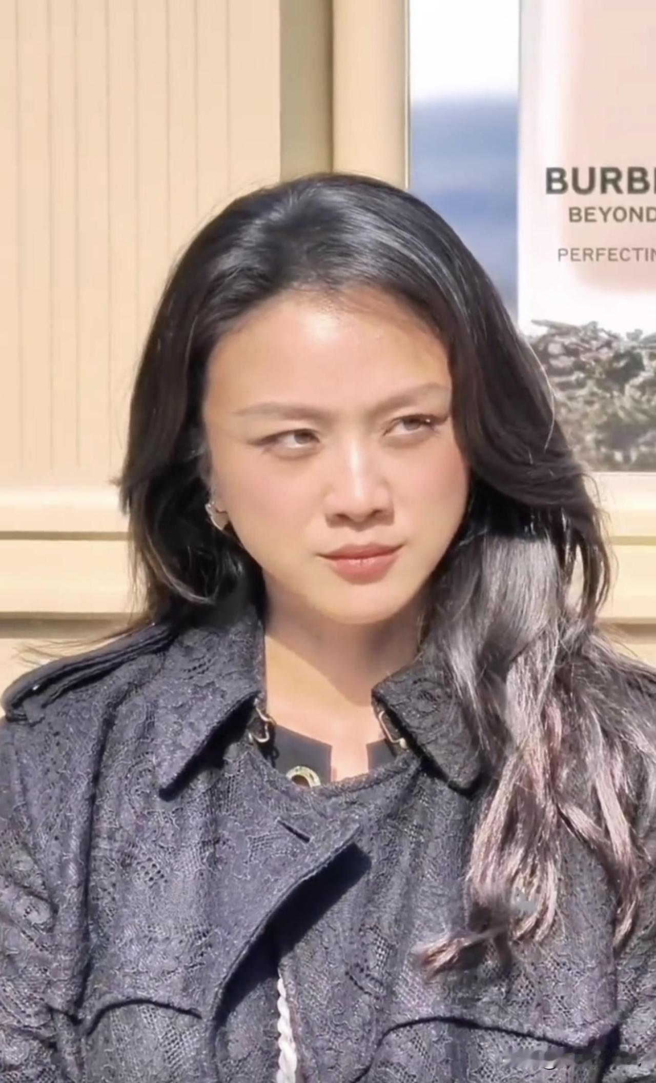 大美女汤唯47岁了，完全看不出真实年纪。皮肤状态好好